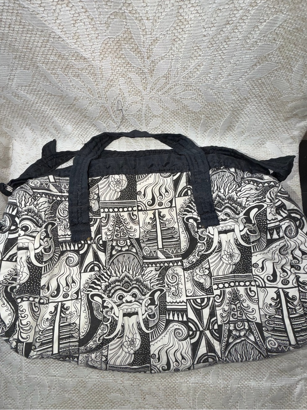 Dragon Black & White Patterned Women’s Tote Bag weekender Bag